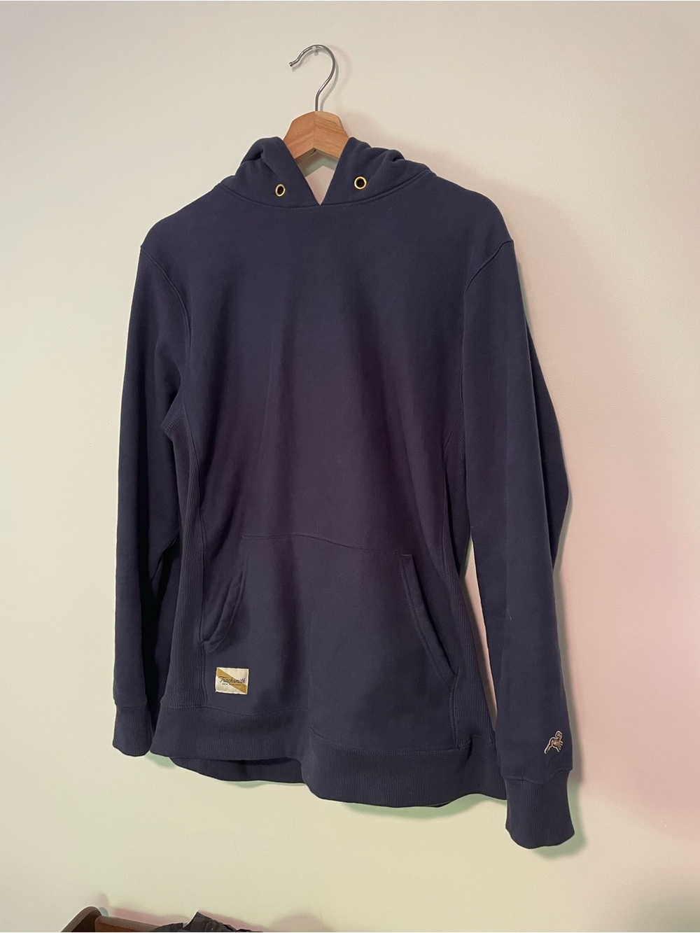 Tracksmith Trackhouse Hooded Sweatshirt | Men’s size M | Navy